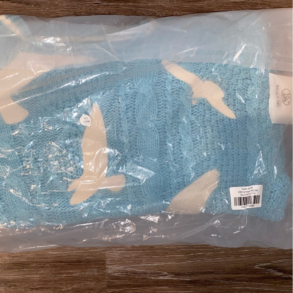 OFFICIAL 1989 TV Taylor Swift Cardigan - STAR CONFETTI INCLUDED